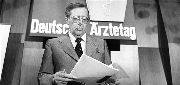 Professor Hans Joachim Sewering, BÄK-Präsident von 1973 bis 1978, verteidigte über Jahrzehnte als Vorsitzender der Weiterbildungskommission den Status quo: keine Anerkennung der Allgemeinmedizin als eigenständiges Fach.