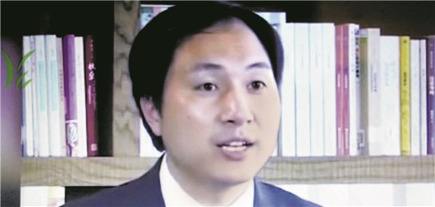 Peking ordnet Untersuchung zu Gen-Babys an Professor He Jiankui hat nach eigenen Angaben mittels Genschere das Genom von Embryonen manipuliert. (Screenshot)