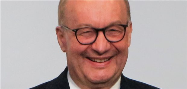 Hermann Einsele für Pionierarbeit zur Immuntherapie geehrt Professor Herrmann Einsele, Direktor der Medizinischen Klinik und Poliklinik II am Uniklinikum Würzburg (UKW) durfte dieses Jahr die Emil-von-Behring-Vorlesung in Berlin halten.