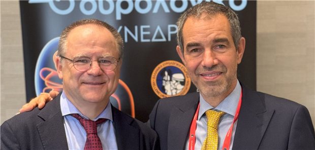 Jens-Uwe Stolzenburg erhält Konstantinos Dimopoulos Award der griechischen Urologen Professor Jens-Uwe Stolzenburg (l.) erhält von Professor Evangelos Liatsikos, Präsident der Hellenischen Gesellschaft für Urologie, den Konstantinos Dimopoulos Award.
