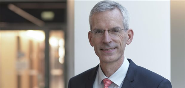 Charité: Kreis vorzeitig im Vorstandsamt wiederbestellt Professor Martin Kreis bleibt Ärztlicher Direktor der Charité.
