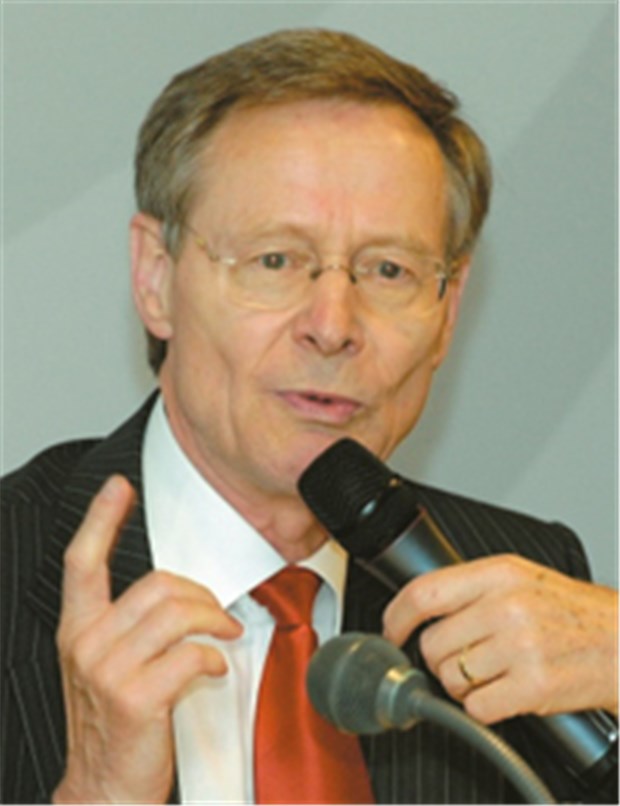 Eine Folge staatlicher Fehlplanung? Professor Neubauer (Archivbild): Überschüsse der Kassen sind nicht erwirtschaftet.