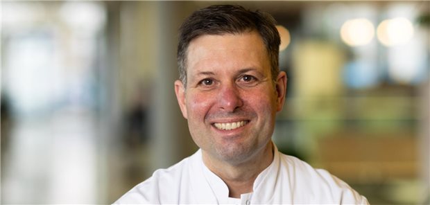 Nicolas Schlegel erhält neuen Lehrstuhl für Experimentelle Viszeralchirurgie Professor Nicolas Schlegel ist Inhaber des neu geschaffenen Lehrstuhls für Experimentelle Viszeralchirurgie am Uniklinikum Würzburg.