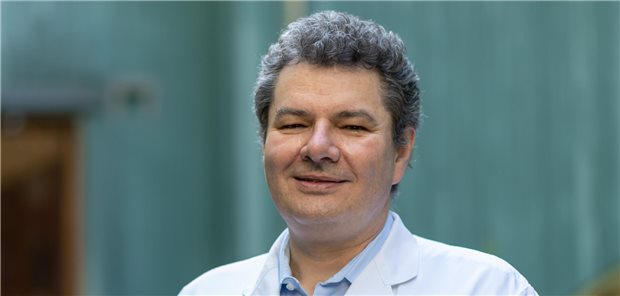 Uniklinikum Erlangen: Neuer Direktor zeigt Herz für Kinder und Erwachsene Professor Oliver Dewald ist seit Oktober neuer Direktor der Herzchirurgischen Klinik des Uniklinikums Erlangen.