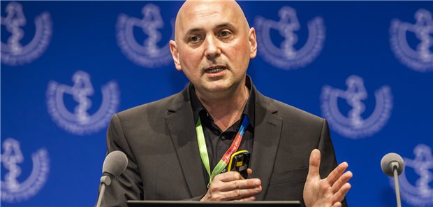 Die Förderung von Gesundheitskompetenz an Schulen kommt nicht von selbst Professor Orkan Okan sprach beim Ärztetag unter anderem über negative Folgen geringer Gesundheitskompetenz.