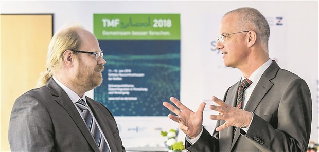 Einheitliche Dokumentation der Notfallversorgung gesucht Professor Rainer Röhrig (l.) und Professor Felix Walcher sind für den Aufbau eines nationalen Notaufnahmeregisters.