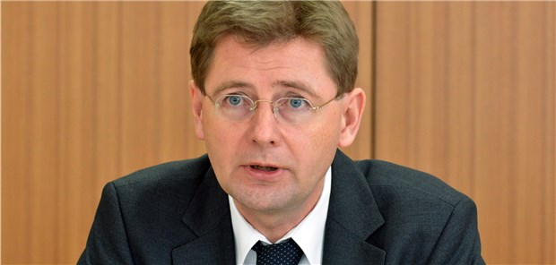 Wie sinnvoll sind Quarantäne und abgesagte Messen? Professor Tomas Jelinek.