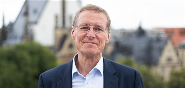 Verdacht auf Depression: „Ärzte müssen die richtigen Fragen stellen“ Professor Ulrich Hegerl ist Vorstandsvorsitzender der Stiftung Deutsche Depressionshilfe und engagiert sich seit rund 30 Jahren in der Forschung und Aufklärung von Depressionen. Bis 2019 war er Direktor der Klinik und Poliklinik für Psychiatrie und Psychotherapie am Uniklinikum Leipzig.