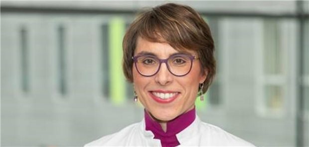 Uniklinik Bonn holt Anne-Katrin Pröbstel Professorin Anne-Katrin Pröbstel.