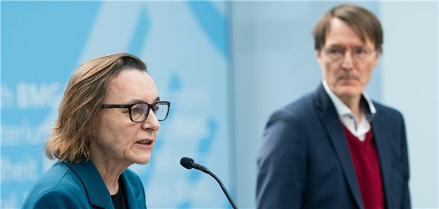 Professorin Carmen Scheibenbogen war beim Runden Tisch Long-COVID im Dezember dabei. Das Engagement von Bundesgesundheitsminister Karl Lauterbach lobt sie.