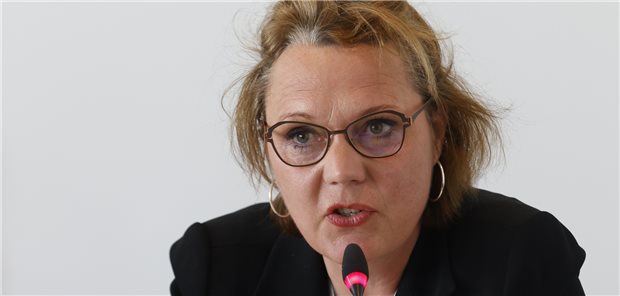 Professorin Clara Lehmann, Universitätsklinik Köln, bei der Eröffnungspressekonferenz zum DGIM-Kongress: „Die Pandemie gibt uns die Chance mit dem Auftreten von so vielen Long-COVID-Syndromen, dass wir grundsätzlich mehr über postakute Infektionssyndrome lernen.“
