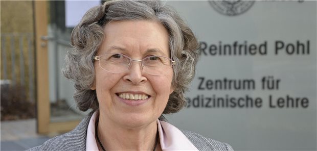 Erika Baum erhält Verdienstkreuz: „Mit Leib und Seele Allgemeinmedizinerin“ Professorin Erika Baum