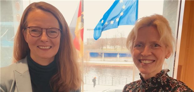 Professorin Eva-Lotta Brakemeier in Wissenschaftsrat berufen Professorin Eva-Lotte Brakemeier und die Wissenschaftsministerin von MeckPomm, Bettina Martin.