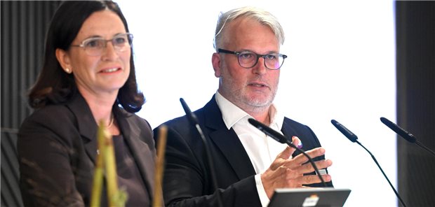 Nicola Buhlinger-Göpfarth und Dr. Markus Beier