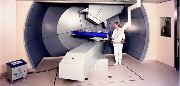 Helios will in Berlin Protonentherapie anbieten Protonentherapie benötigt richtig viel Platz. Im Bild das Gerät eines Münchener Zentrums. Der größte Teil der Anlage ist in einer dahinterliegenden Halle untergebracht.
