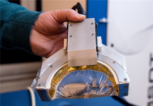 Unsichtbares sichtbar machen mit Laser und Ultraschall Prototyp eines neu entwickelten Ultraschallkopfes.