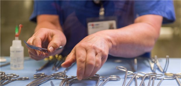 Prüfung von Operationsklammern: Welche Eingriffe können auch ambulant vorgenommen werden?