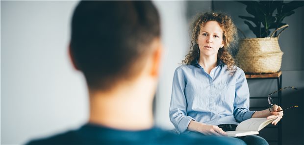 Psychotherapeuten befürchten, dass bei zu viel Technikeinsatz in der Praxis die Patientendaten in Gefahr sind.