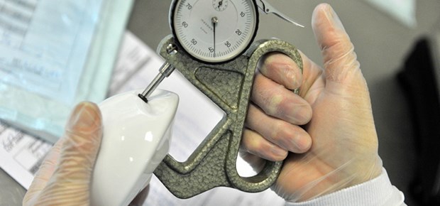 Silikon-Skandal: Ruf nach Register und Studien Qualitätssicherung von Brustimplantaten: Der Ruf nach Zulassungsstudien wird lauter.