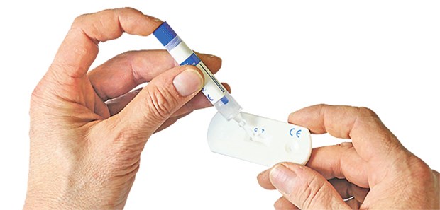 Quantitativer oder qualitativer iFOBT? Das GBA sieht beide als gleichwirksam an, lässt aber nur den quantitativen zu.