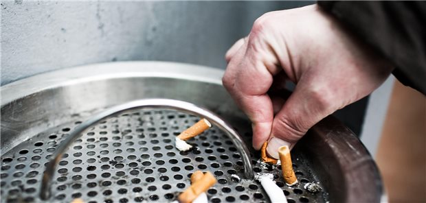 Zigarette wird ausgedrückt