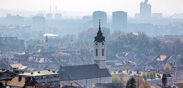 Mehr Feinstaub - mehr Lungenkrebs Quellen für Feinstaub können Straßen- und Flugverkehr, Industrieanlagen und häusliche Heizanlagen sein.