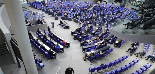 Bundestag klopft das Thema allgemeine Impfpflicht ab Quo vadis? Im Bundestag steht eine Orientierungsdebatte zum Thema allgemeine Corona-Impfpflicht an.