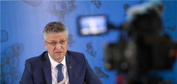 RKI-Präsident hält nichts von Massentests RKI-Präsident Lothar Wieler bei der Pressekonferenz am Freitag.