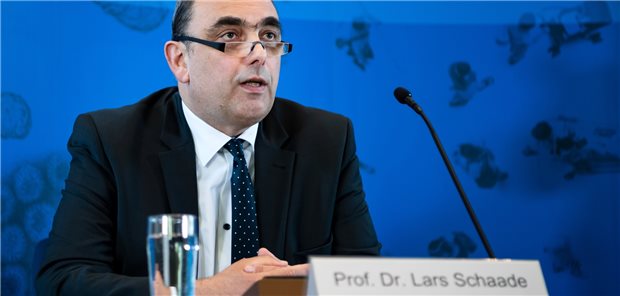 RKI-Vize Schaade: „Es ist leider noch nicht vorbei“ RKI-Vizepräsident Lars Schaade warnte am Freitag davor, die bisherigen Erfolge bei der Eindämmung der Pandemie durch zu große Lockerungen zu gefährden.