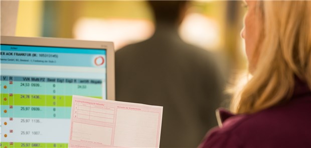 Rabattverträge sind kein Motor für Lieferengpässe Rabattverträge sind in ihren Auswirkungen auf die Lieferfähigkeit von Arzneimitteln umstritten. Der GKV-Spitzenverband hat dazu ein neues Gutachten vorgelegt.
