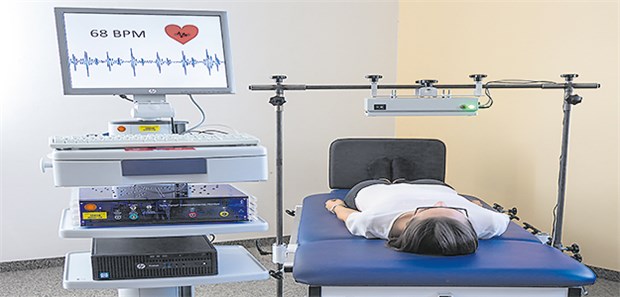 Radar statt Stethoskop für Herztonmessung? Radargerät statt EKG: Bei der Diagnose des ersten Herztons erreichten die Forscher eine Übereinstimmung von 92 Prozent mit dem EKG.