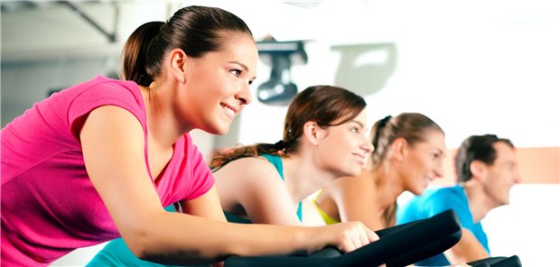 Radeln für mehr Fitness und Gesundheit. Die Krankenkassen warnen vor dem Abbau von Präventionskursen in der Folge des Gesundes-Herz-Gesetzes.