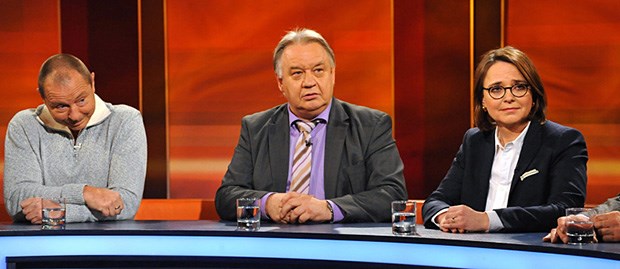 "In Kliniken stürzt jeden Monat ein Jumbo ab" Ralf Wolf, bekam eine falsche Krebsdiagnose, Dr. Theodor Windhorst, Chefarzt des interdisziplinären Lungenzentrums Bielefeld Mitte, Vorstand Bundesärztekammer und Krebsgesellschaft NRW und Annette Widmann-Mauz, Staatssekretärin im Bundesgesundheitsministerium.