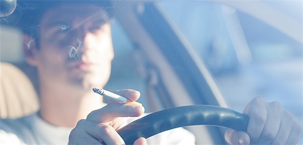 Kinderärzte fordern Rauchverbot im Auto Rauchen im Auto – mit Kindern auf dem Rücksitz mehr als rücksichtslos, betonen Kinderärzte.