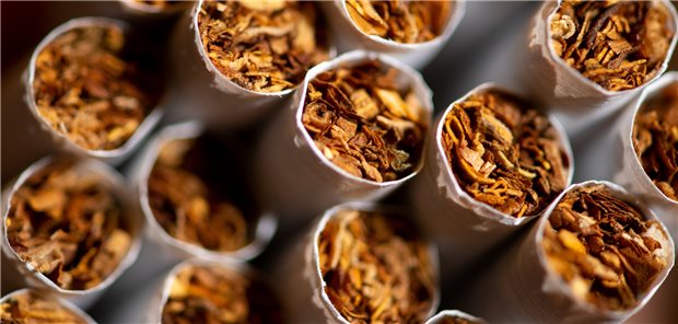 Rauchen ist bekanntermaßen nicht gesundheitsförderlich. In einer Studie wurde untersucht, ab wie vielen Packungsjahren sich das Überleben von und die Tumorprogression bei Patienten mit Kopf-Hals-Tumoren verschlechtert.
