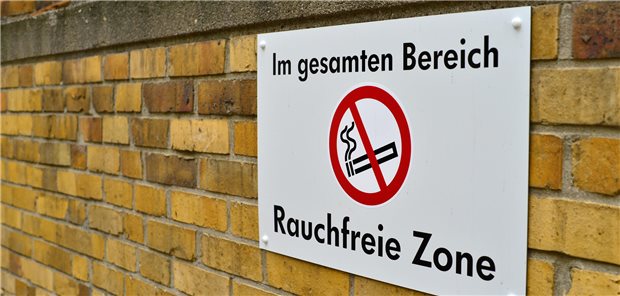 EU-Kommission will mehr rauchfreie Zonen unter freiem Himmel Rauchfreie Zonen soll es nach dem Willen der EU-Kommission künftig in Europa an mehr Stellen als bisher geben.