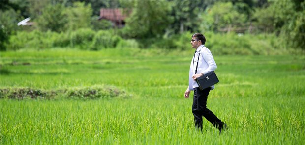 100.000 Euro um junge Ärzte aufs bayerische Land zu locken Raus aufs Land. Dafür gibt es von der Stiftung Bayerischer Hausärzteverband bis zu 600 Euro monatlich in einem PJ-Tertial.