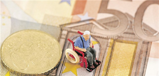 SPD will Eigenanteile begrenzen Reicht das Geld für die Heimpflege im Alter? Die SPD will die Eigenanteile deckeln.