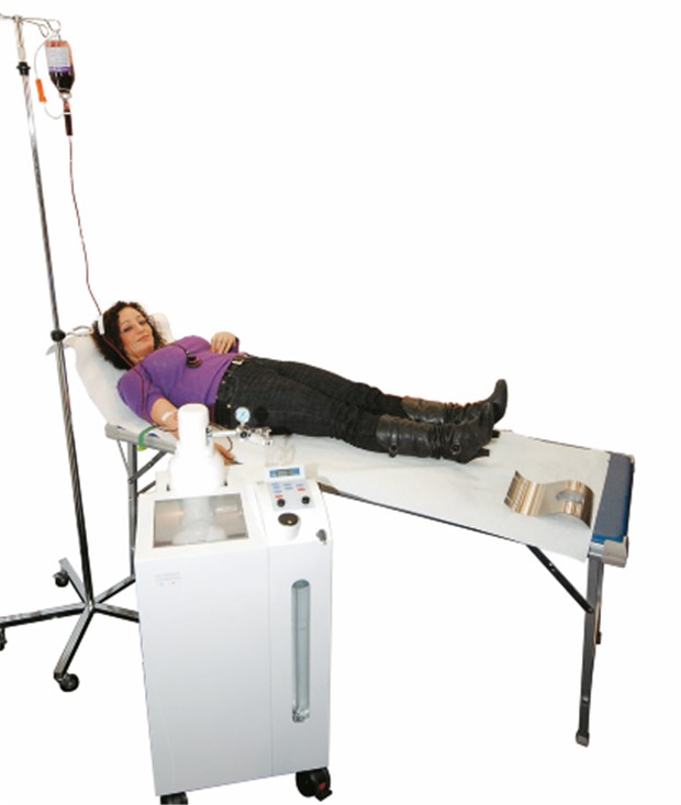 Ozontherapie hilft vergesslichen alten Menschen Reinfusion von Ozon-behandeltem Eigenblut.