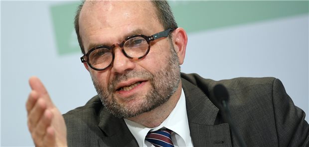 Klinikfachmann fordert bessere Vorgaben durch die Länder Reinhard Busse erläutert, was in Sachsen-Anhalt in der Kliniklandschaft geändert werden sollte.