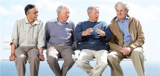 Immer mehr Ärzte praktizieren im Ruhestand weiter Rentner, die tatenlos auf der Bank sitzen? Nicht mehr! Active Retirement, aktive Rente, ist angesagt.