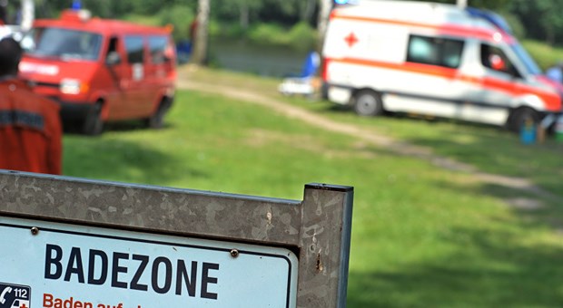 Kleinkinder haben eine schlechte Prognose Rettungseinsatz nach einem Badeunfall: Nach der Wiederbelebung bleiben meist Schäden.