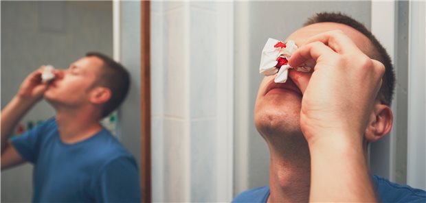 Rezidivierende Epistaxis: Auch das kann diagnostische Rätsel aufgeben. (Symbolbild mit Fotomodell)