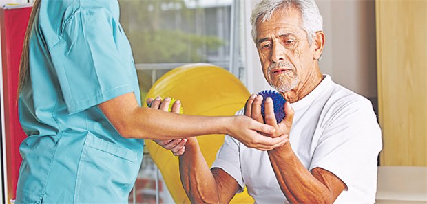 Warnung vor zu hohen Erwartungen Rheumapatienten benötigen unter anderem Physiotherapie. In die ASV setzen einige große Hoffnungen.