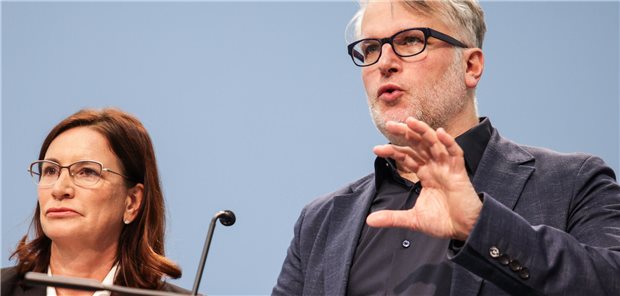 „Richtige Richtung“: HÄV-Bundesvorsitzende Professor Nicola Buhlinger-Göpfarth und Dr. Markus Beier.