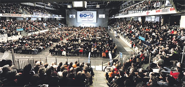 Ausstieg scheitert, Hoppenthaller geht Rieseninteresse, begeistert gefeierte Redner - und doch war am Ende die Frustration vieler Hausärzte in der Nürnberg Arena groß.