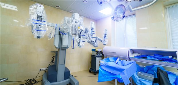 Absatzrekord bei Medizinrobotern Roboter assistierte Op-Systeme gehören zu den teuersten Service-Robotern. Sie erfreuen sich dennoch einer guten Nachfrage.