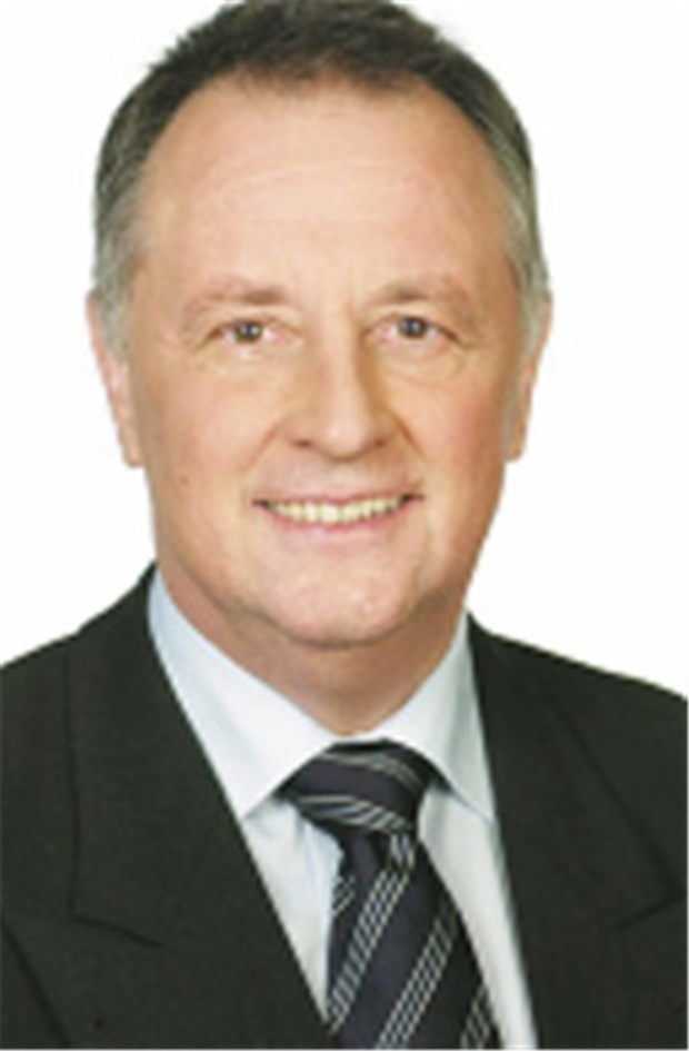 "Ich denke, wir haben einen guten Weg gefunden" Rolf Koschorrek, promovierter Zahnarzt, seit 2004 Vorsitzender der CDU Bad Bramstedt, seit 2005 Mitglied des Bundestages.