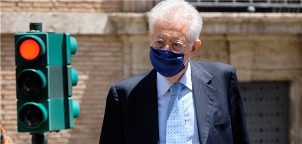 Monti-Kommission soll Corona-Lehren für Europas Gesundheitssysteme ziehen Rot für Italiens Ex-Premier Mario Monti an einer Straße in Rom. In Kopenhagen hat das WHO-Regionalbüro Europa Grünes Licht gegeben: Monti soll die Paneuropäische Kommission für Gesundheit und nachhaltige Entwicklung leiten.