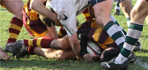 Speichel-Test identifiziert Gehirnerschütterungen Rugby-Spieler sind Hart im Nehmen: Bei Verdacht sind in der britischen Profiliga schon während eines Spiels Untersuchung auf Kopfverletzungen vorgeschrieben.